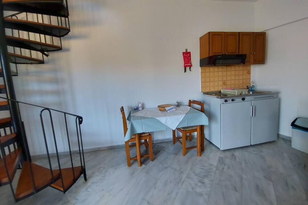 Menelaos Apartments Daratsos Eksteriør billede