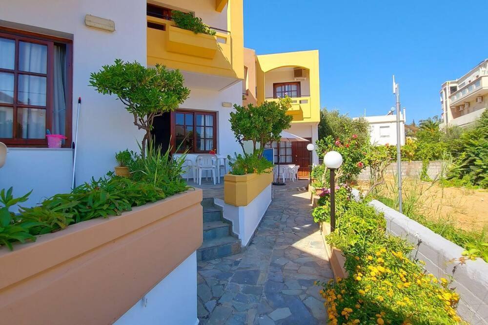 Menelaos Apartments Daratsos Eksteriør billede
